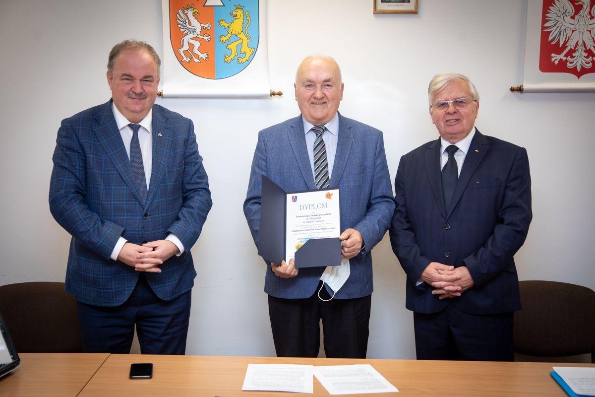 Pszczelarze nagrodzeni za pasję i trud pracy przy pszczołach