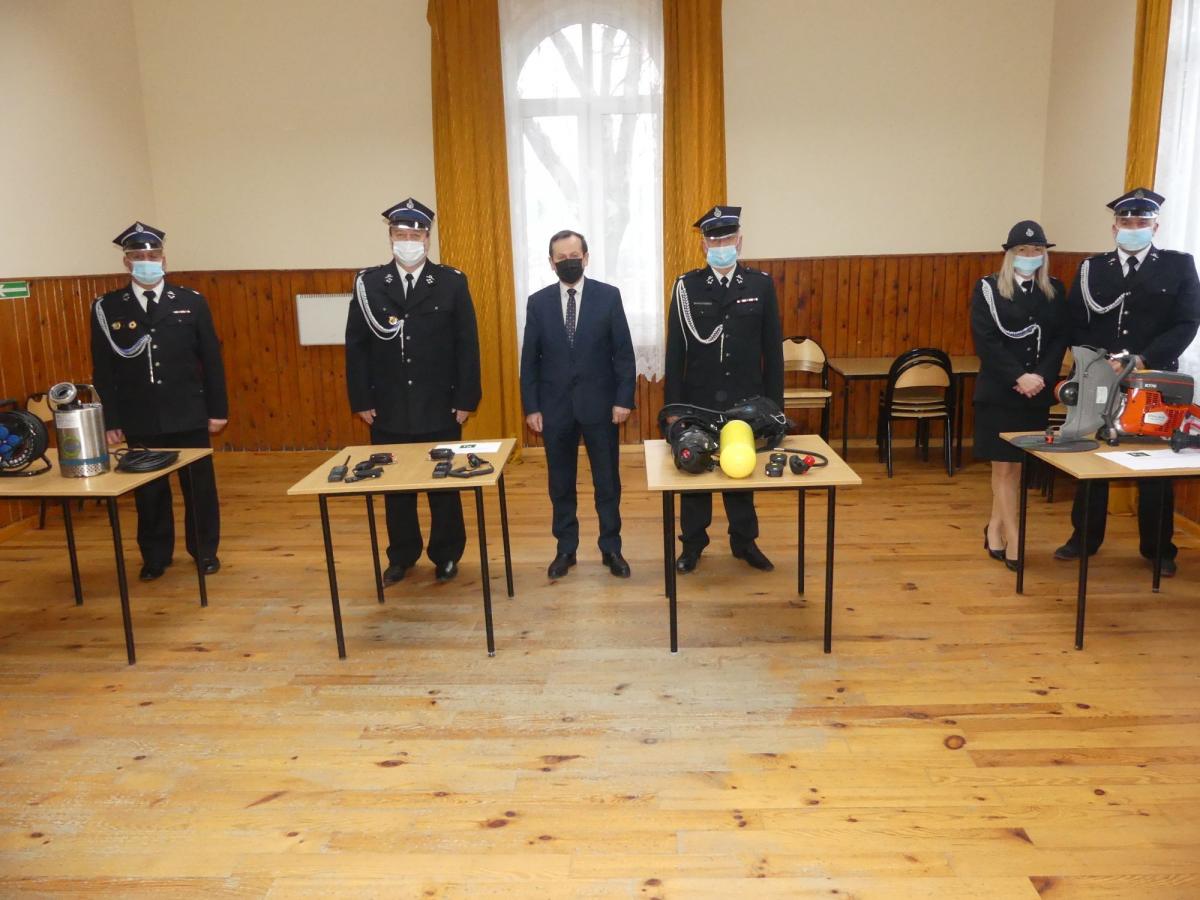 Strażacy ochotnicy z 4 jednostek zyskali potrzebny sprzęt [ZDJĘCIA]