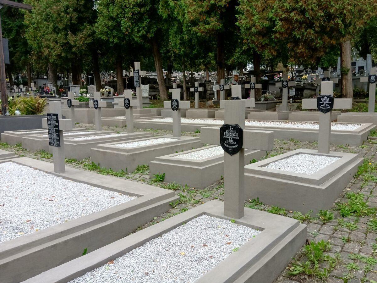 Dbają o groby wojenne