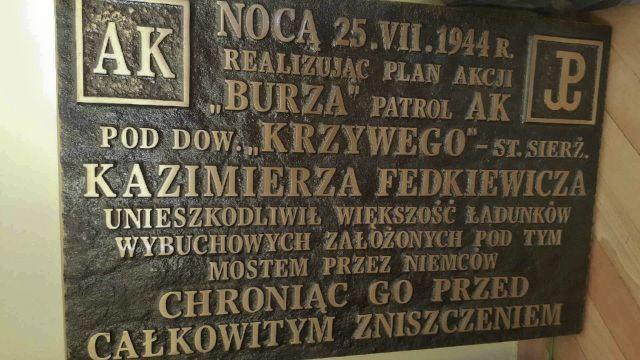 Upamiętnienie ważnej dla miasta postaci ugrzęzło za szafą. Rodzina nie kryje żalu, miasto wyjaśnia powody