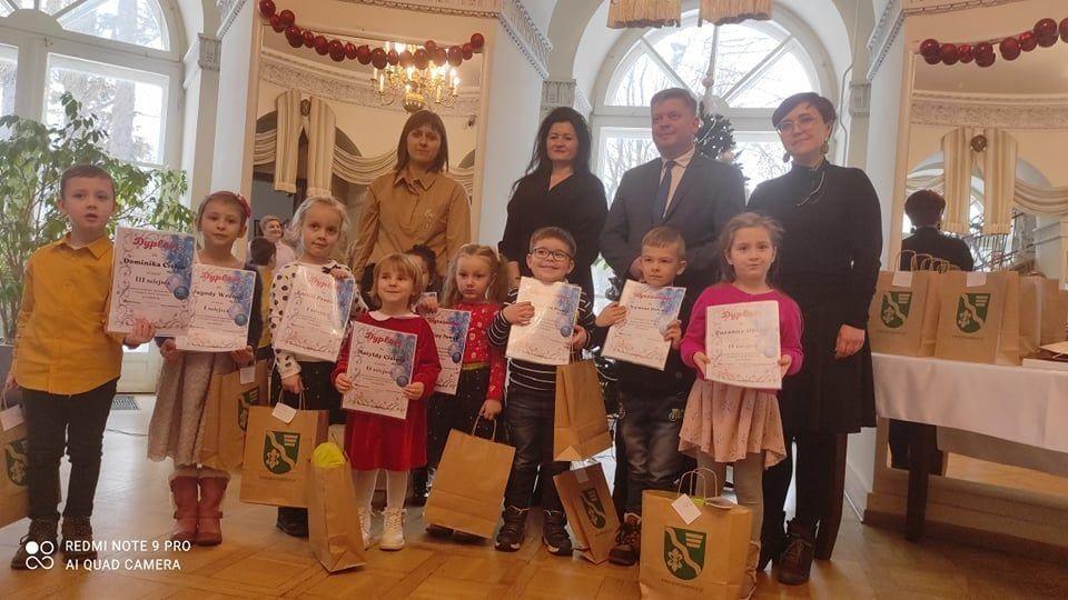 Najpiękniejsze karty i szopki nagrodzone