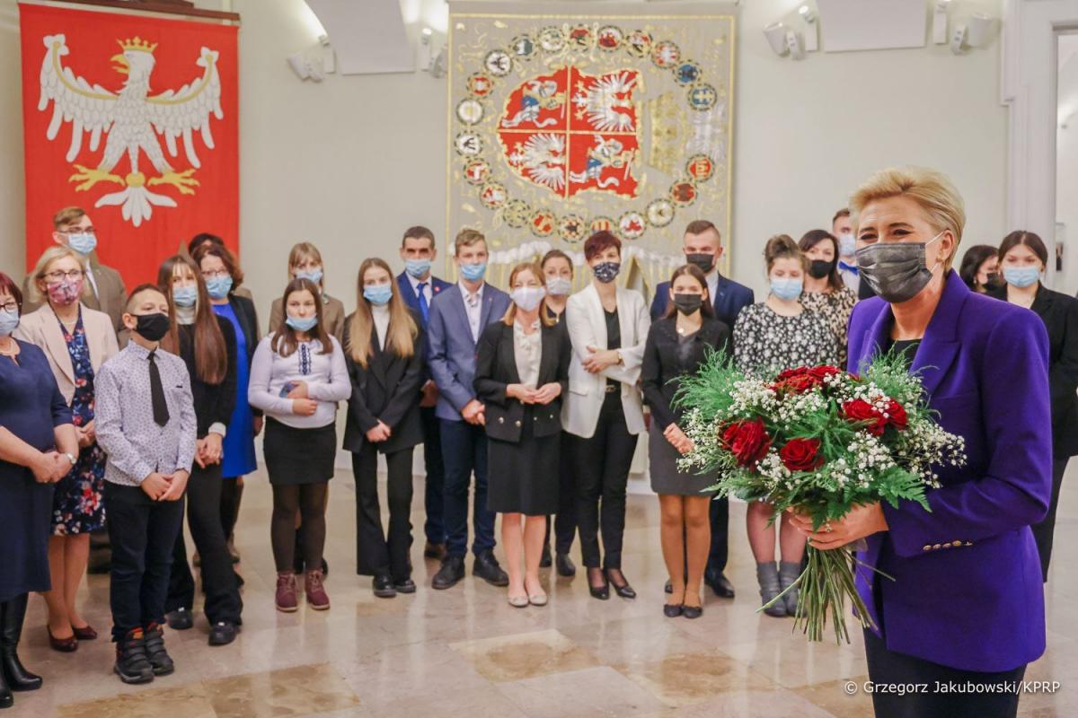 Finaliści na spotkaniu z pierwszą damą. Wśród nich reprezentacja Lubaczowa