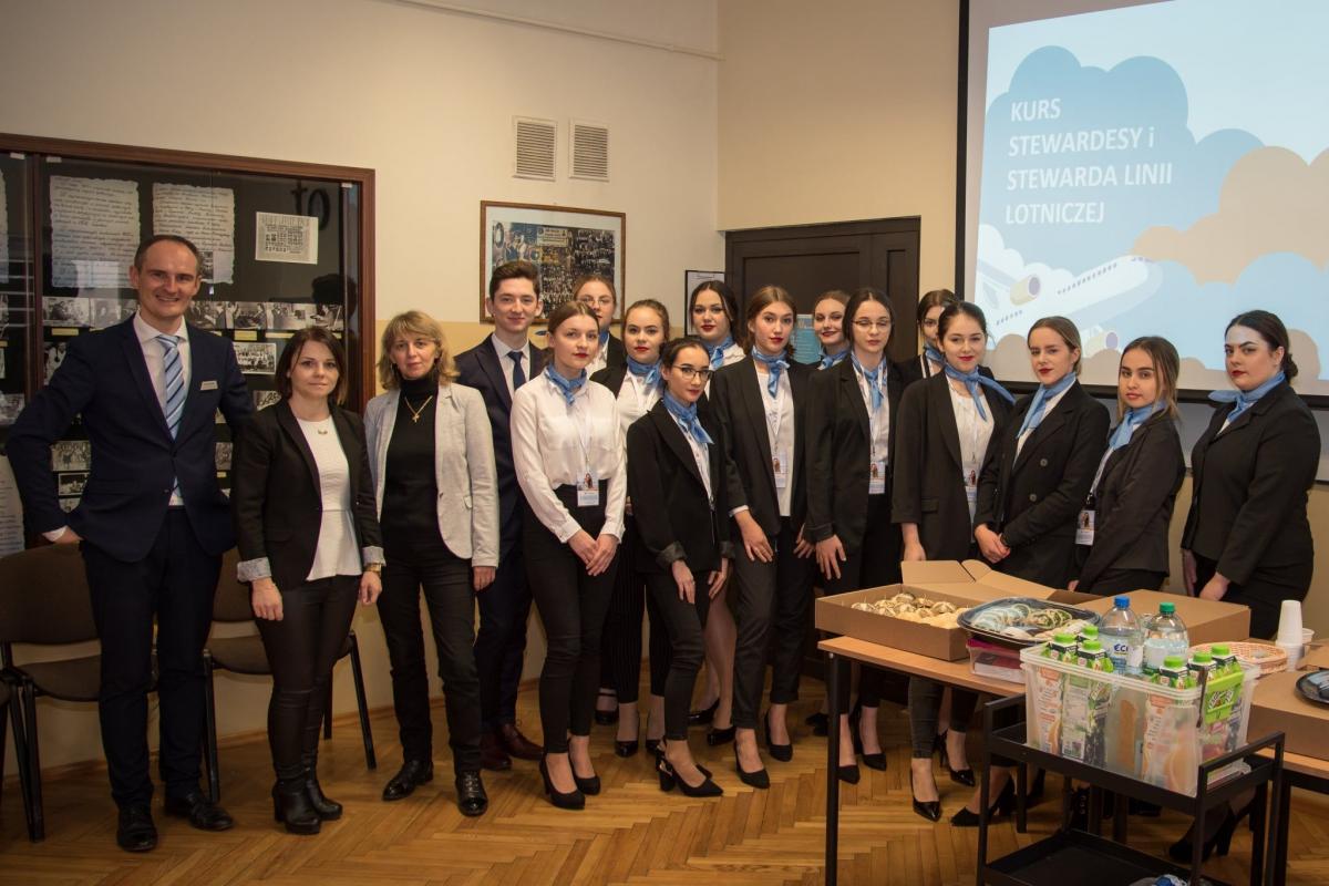 Może ktoś zostanie stewardessą?