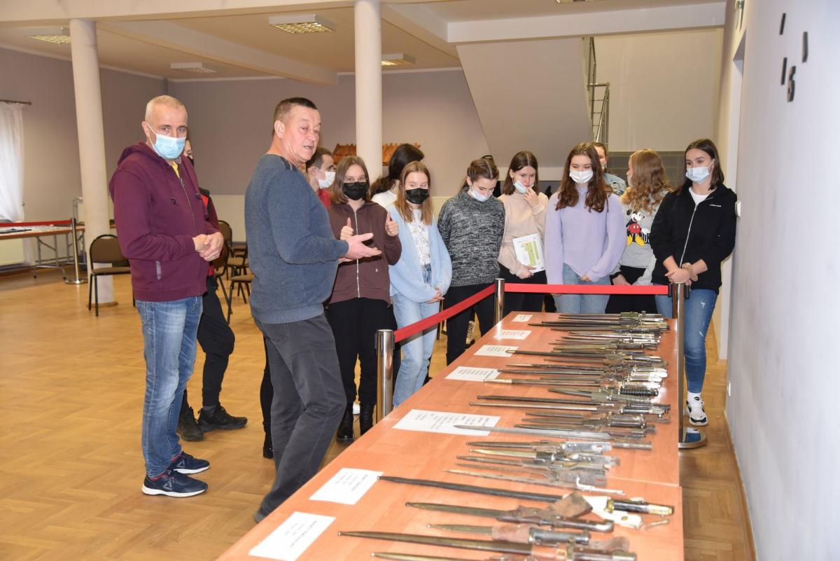 Militaria z różnych czasów i krajów 