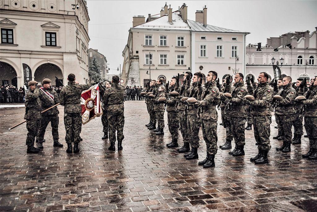 42 rekrutów złożyło przysięgę na Rynku w Jarosławiu [ZDJĘCIA]