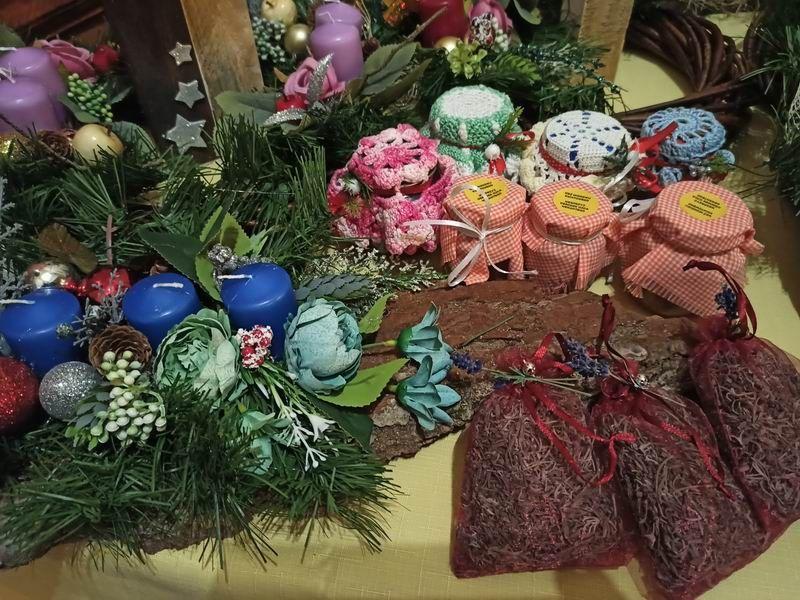 Świąteczny kiermasz pod skrzydłami o. Wenantego trwa. Możesz wesprzeć piękną inicjatywę