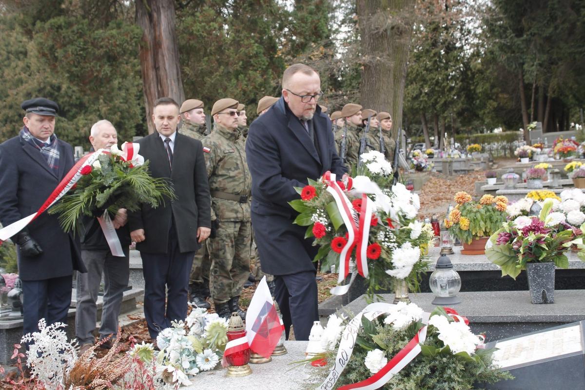Grób bohatera walk o niepodległość uratowany