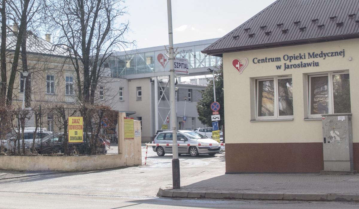 Ograniczanie położnictwa, nepotyzm, zatrudnianie emerytów, którym przed chwilą wypłaciło się odprawę... Na sesji rady powiatu znów kontrowersyjnie o COM
