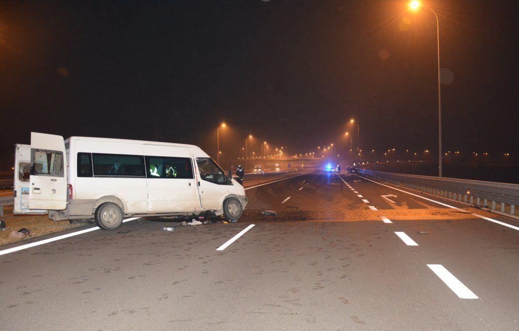 Pod prąd, po pijaku i bez prawa jazdy. Groźny wypadek na autostradzie A4 [ZDJĘCIA]