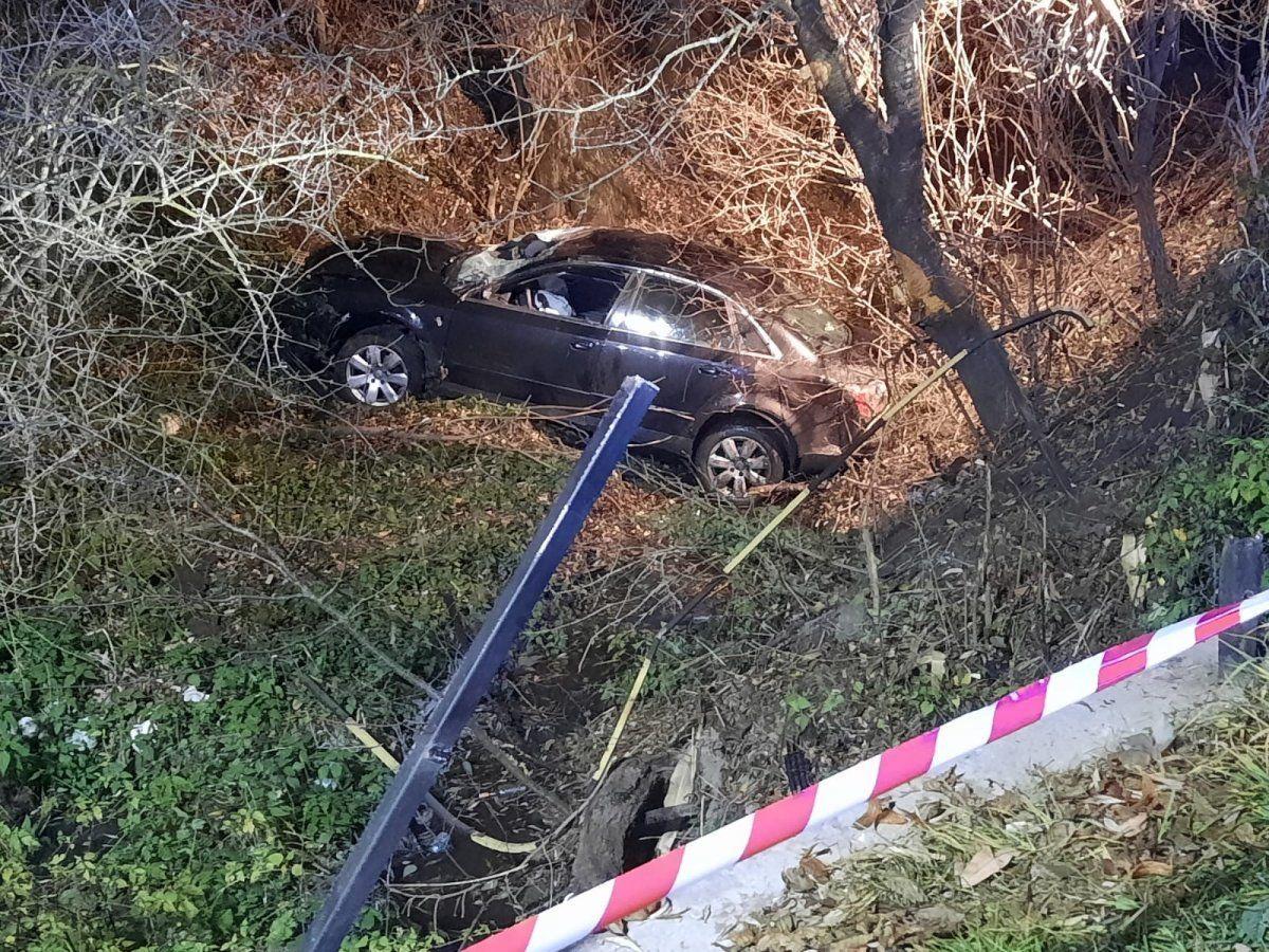Witoszyńce: 36-latek wjechał audi do potoku [ZDJĘCIA]