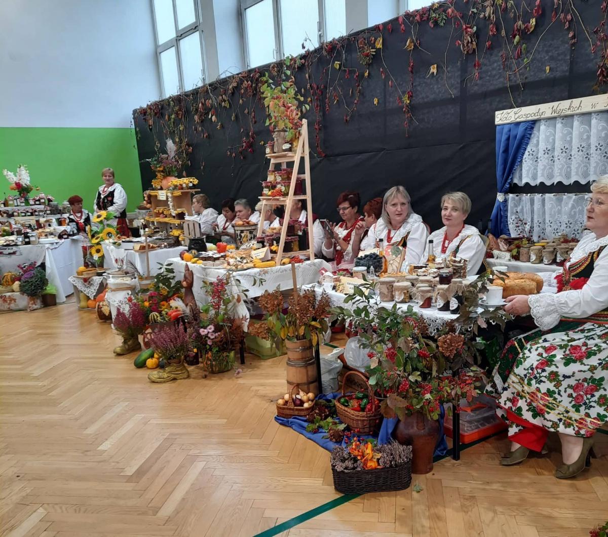 Marynowana śliwka, pasztet z królika i roladki z cukinii wyciągnięte „Z babcinej spiżarni”