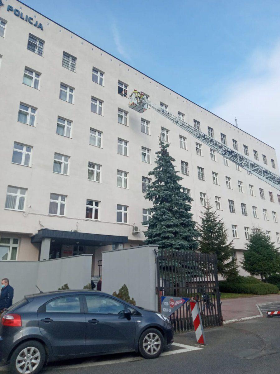 Alarm i ewakuacja w komendzie policji w Przemyślu. Policjanci się szkolili