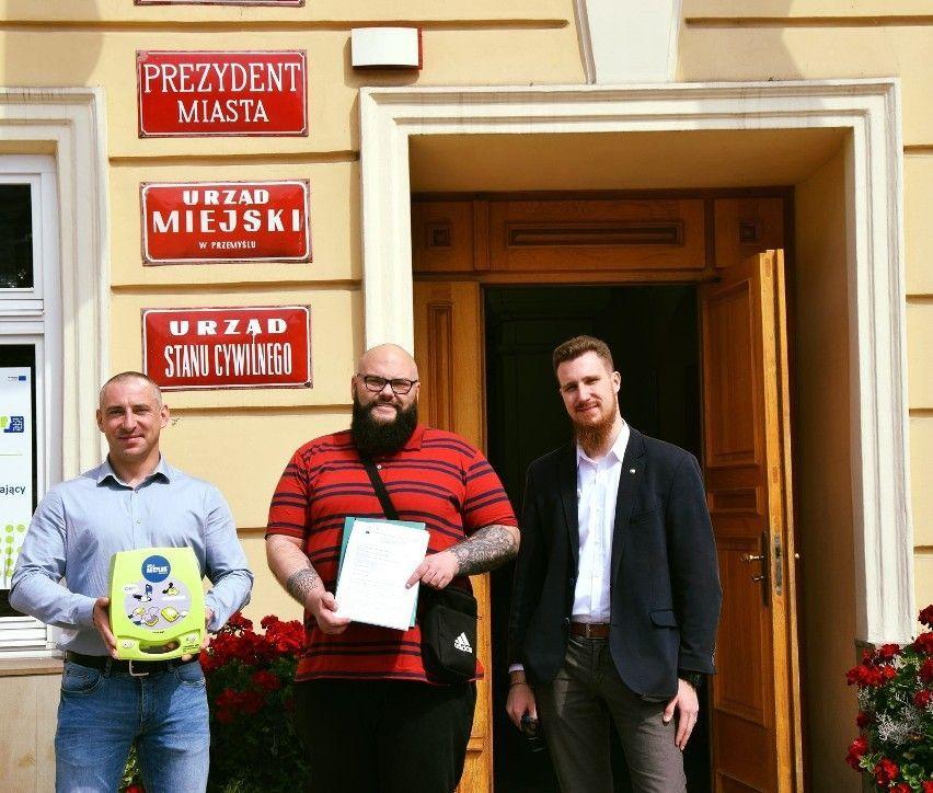 Znamy wstępną lokalizację defibrylatorów ratujących życie 