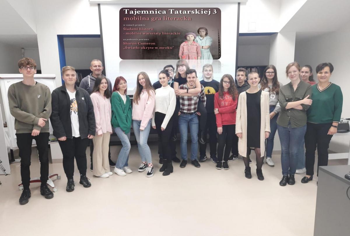 Projekt edukacyjny Przemyskiej Biblioteki Publicznej „Śladami historii – mobilne warsztaty literackie”