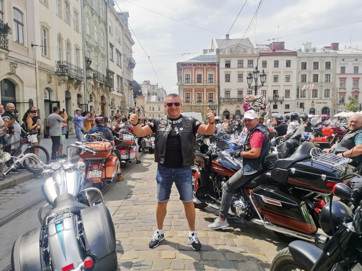 Harley Davidson – miłość od pierwszego wejrzenia [WIDEO]