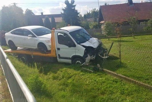 Wólka Małkowa: kierujący oplem uderzył w ogrodzenie posesji