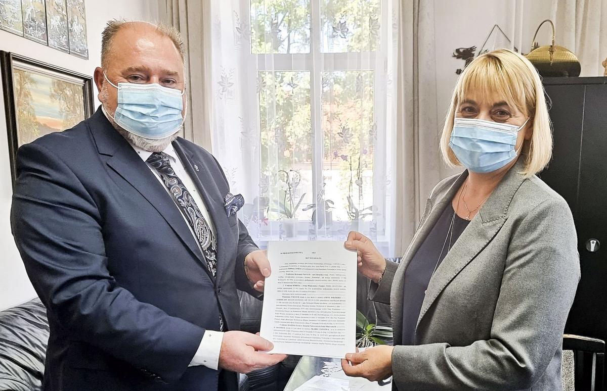 Grunt przekazany szkole muzycznej w Jarosławiu