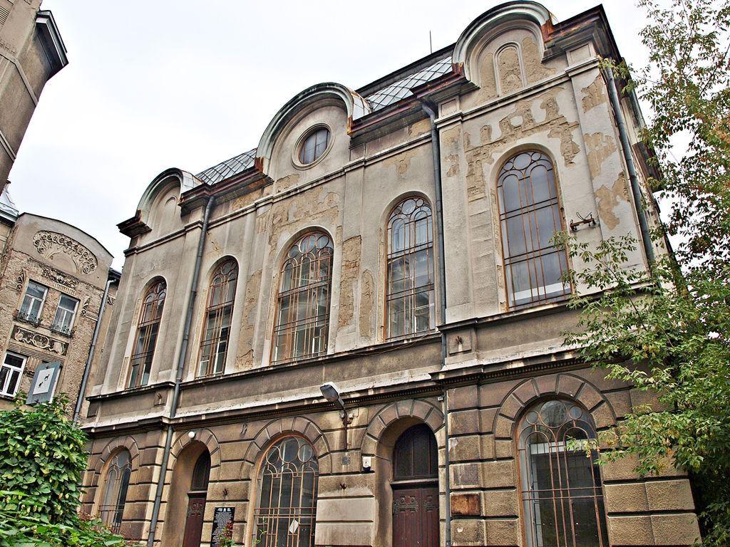 Imponujący gmach marnieje. Nie ma pomysłu na dawną synagogę Scheinbacha [ZDJĘCIA]