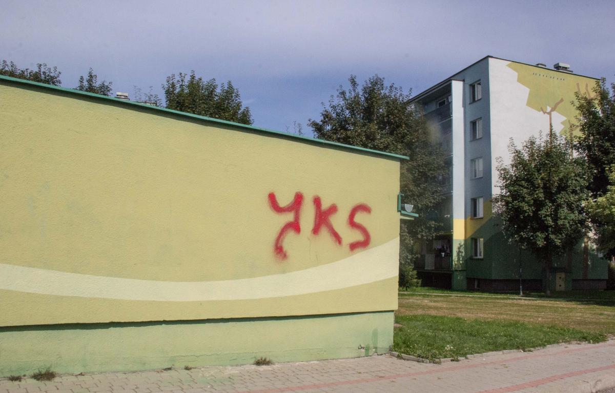 Kibice JKS urządzili sobie rajd po osiedlu