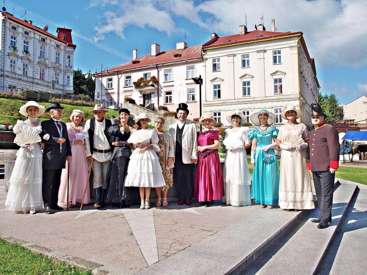 „Damy i Huzary” – sam mistrz Fredro ich natchnął [ZDJĘCIA]