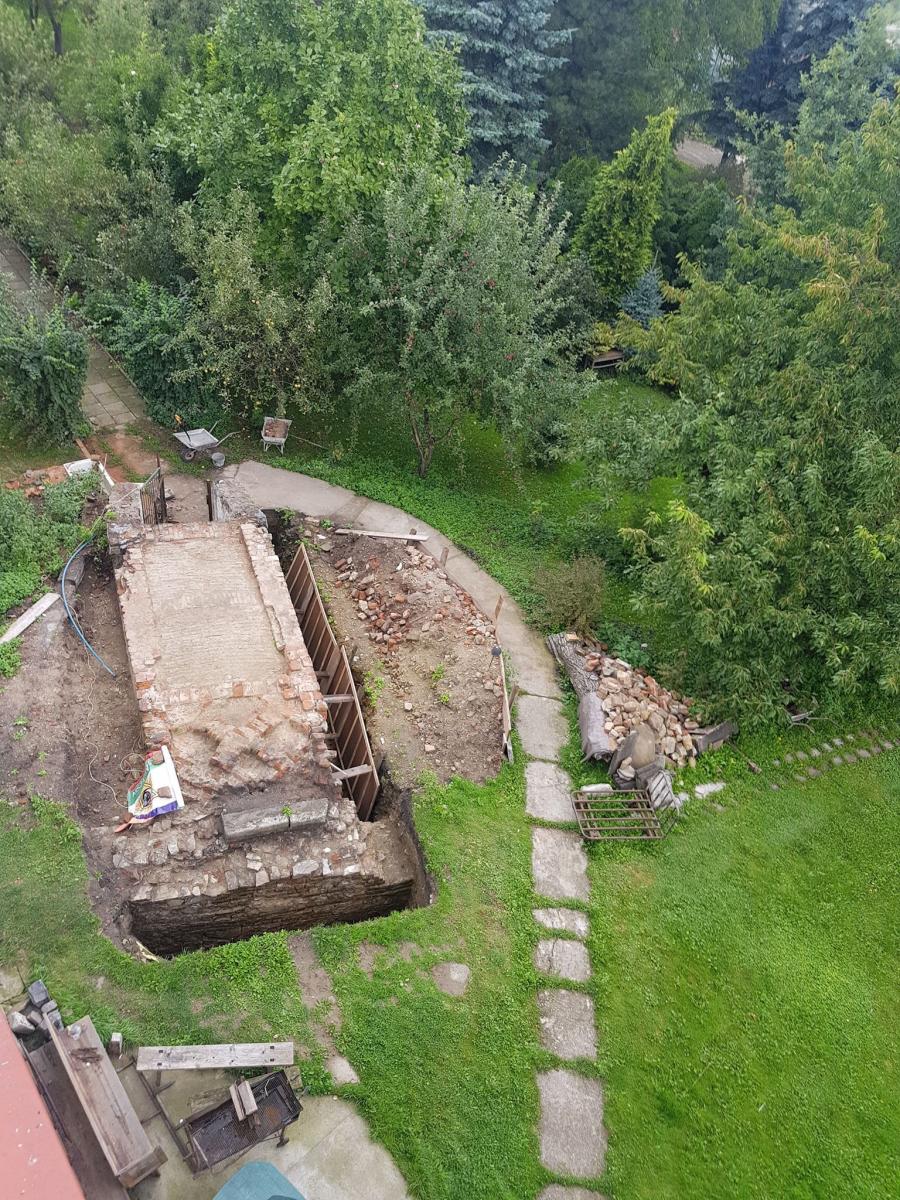 Najstarsze klasztorne umocnienia odkryte na terenie klasztoru oo. Franciszkanów-Reformatów?