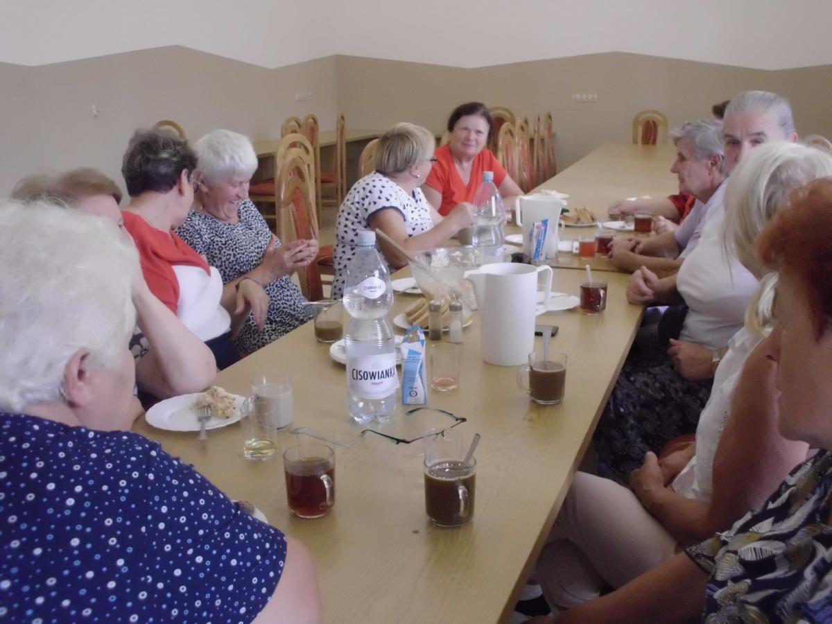 Sałatka ryżowa z tuńczykiem i placek ze śliwkami