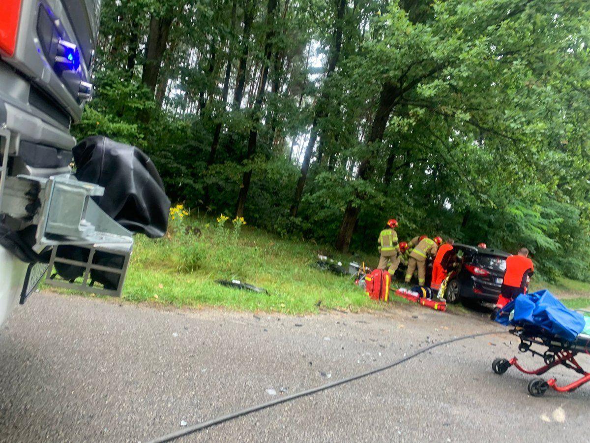 Po zderzeniu mercedesa z hyundaiem obie kierujące trafiły do szpitala