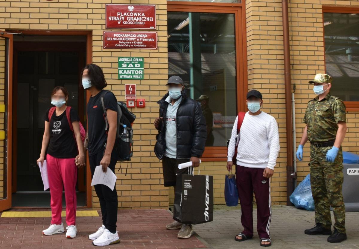 Z Indii do Europy. Nielegalni imigranci na granicy