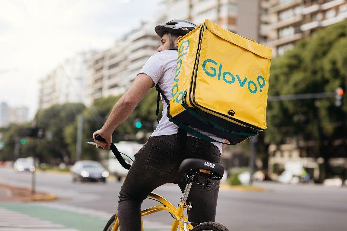 Glovo nad Sanem. Przemyślanie mogą już korzystać z bezkontaktowych zakupów