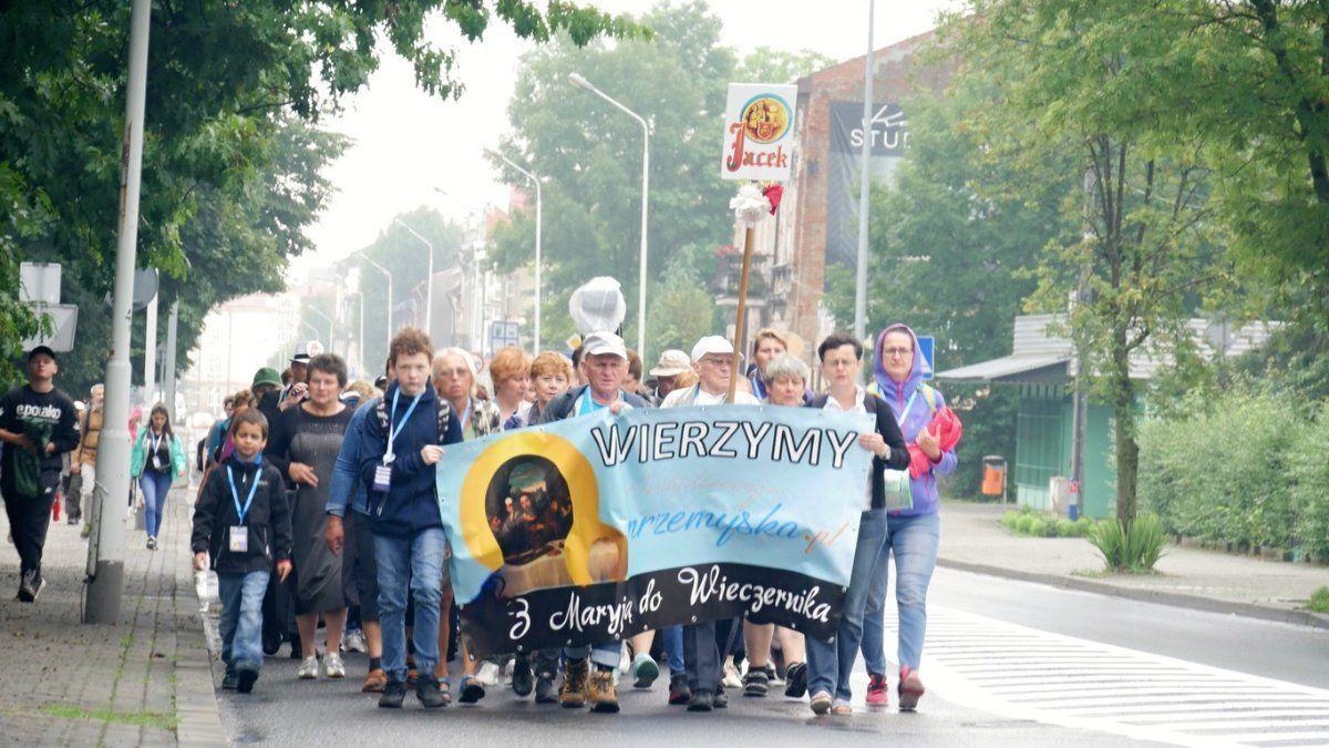 Sztafeta dotarła na Jasną Górę –Przemyska Archidiecezjalna Piesza Pielgrzymka 