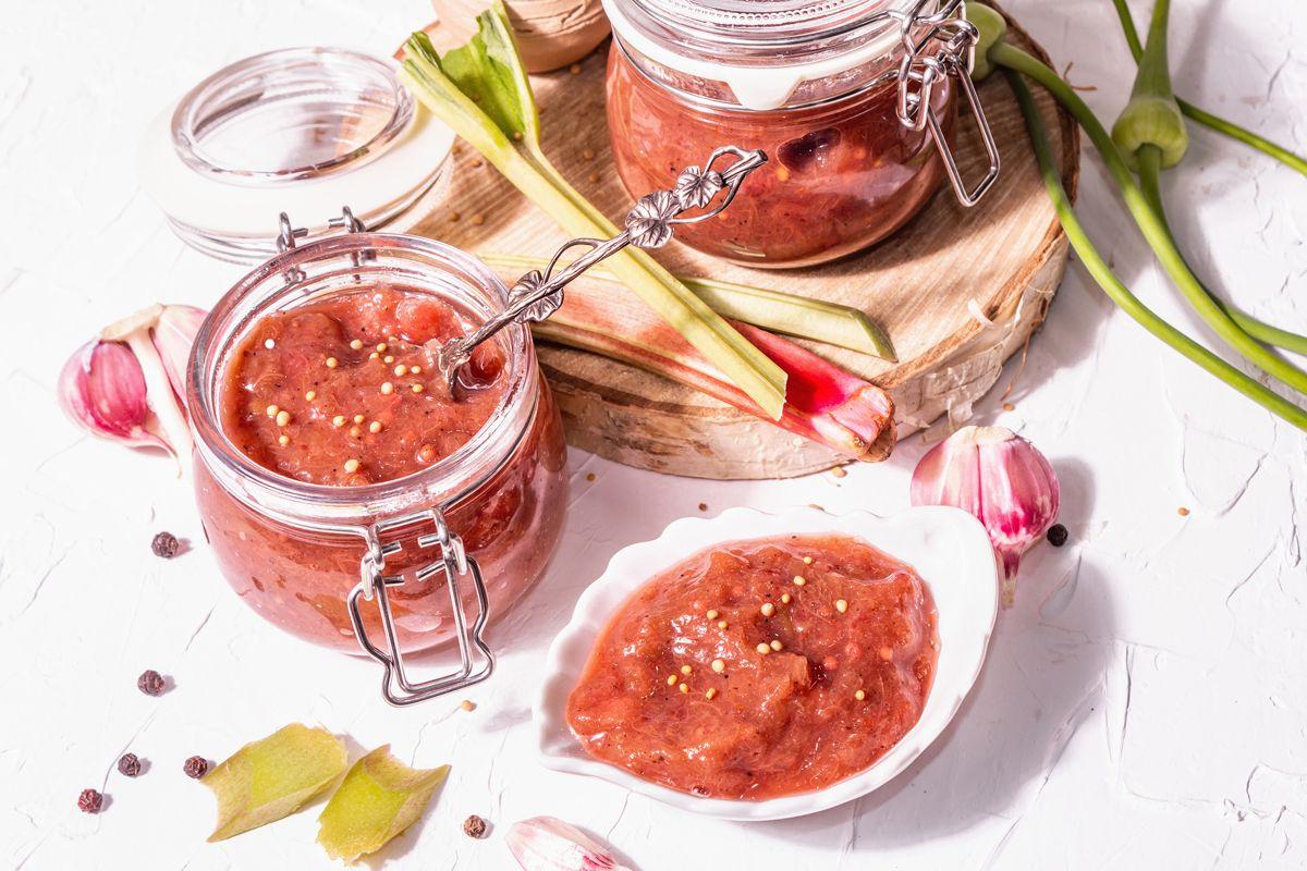 Chutney z rabarbaru