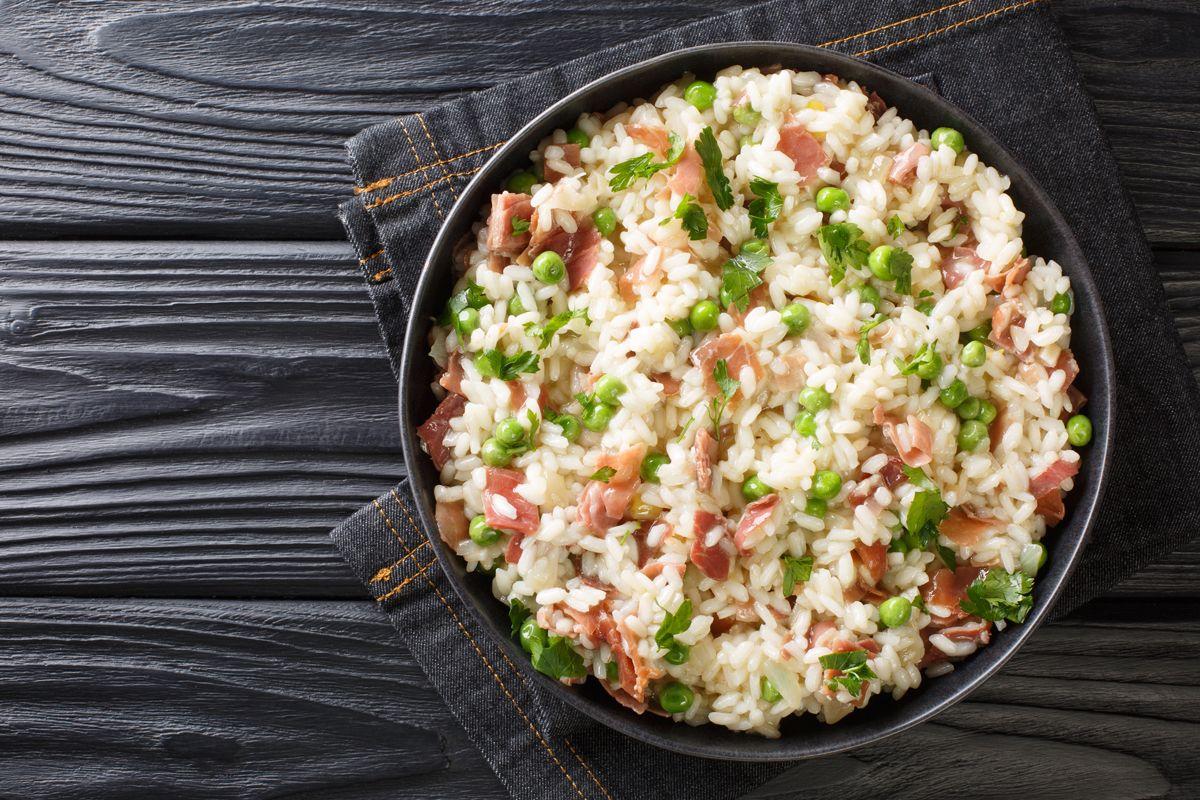 Risotto z szynką i groszkiem
