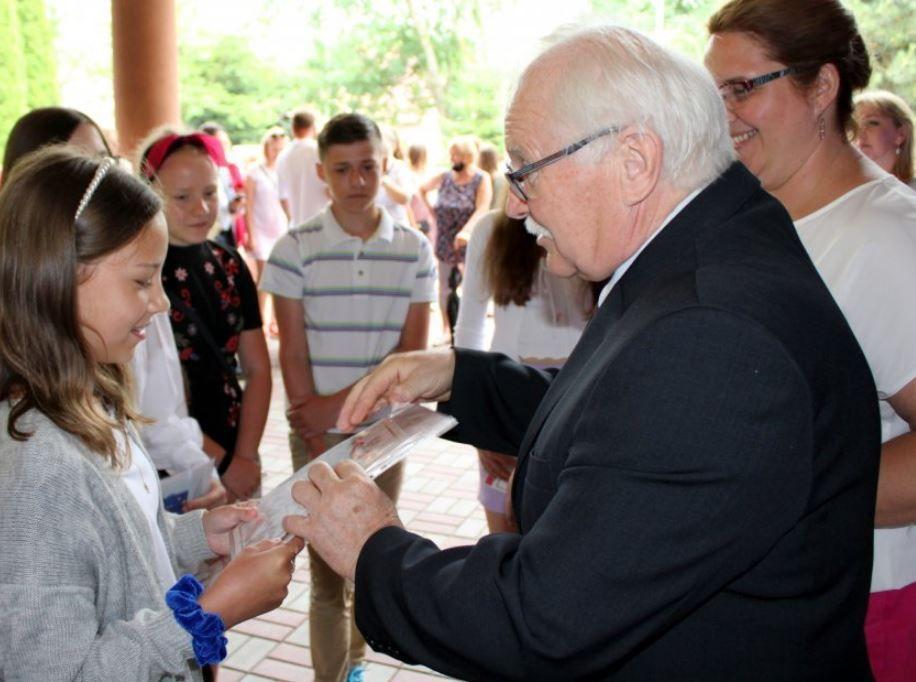 Pożegnali dyrektora. Jan Semków po 40 latach pracy odszedł na zasłużoną emeryturę