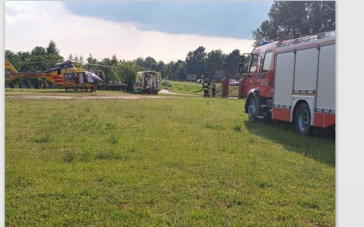 Rowerzysta potrącił trójkę dzieci. 10-latka śmigłowcem zabrano do szpitala
