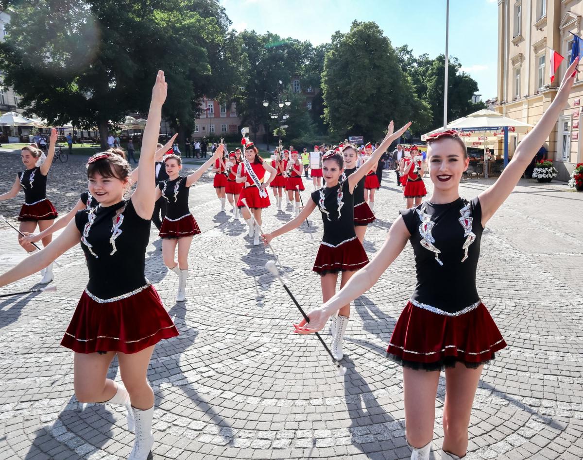 Juwenalia PWSW pełną PIERSI-ą! [ZDJĘCIA]