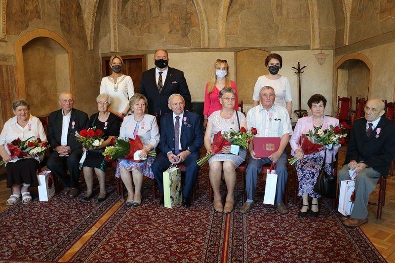 50 lat w zdrowiu i w chorobie… Uhonorowano 16 par