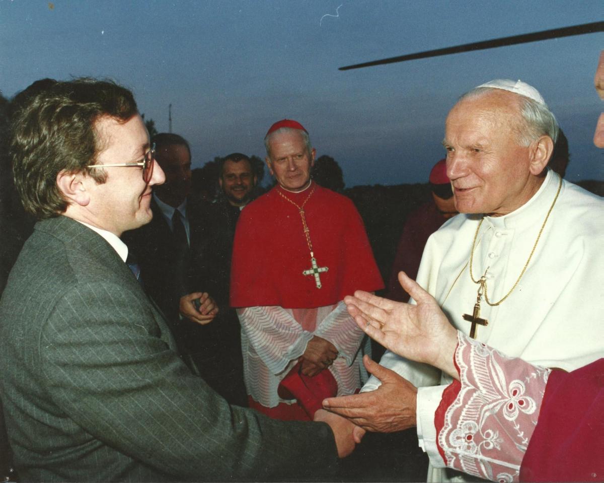 Promienny uśmiech papieża i jego słowa: „młodego burmistrza macie” będę wspominał do końca życia 