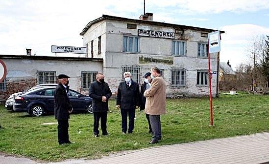 Dworzec i peron wąskotorówki w Przeworsku będą jak nowe