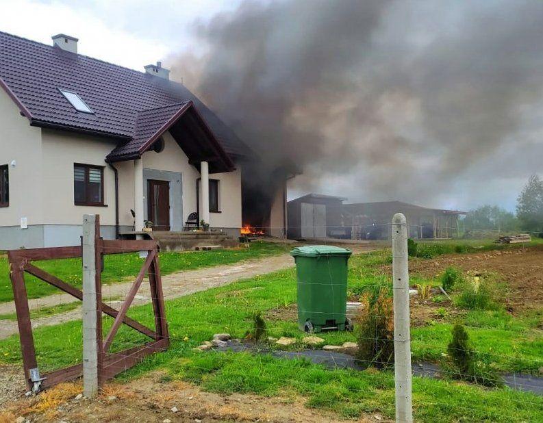 Jadąc do znalezionego w lesie niewybuchu, zauważyli pożar