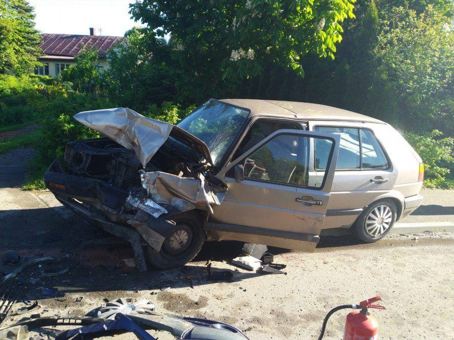 Zderzenie renaulta z volkswagenem [ZDJĘCIA]