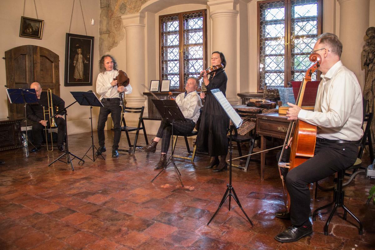 Orkiestra Czasów Zarazy w Kamienicy Orsettich