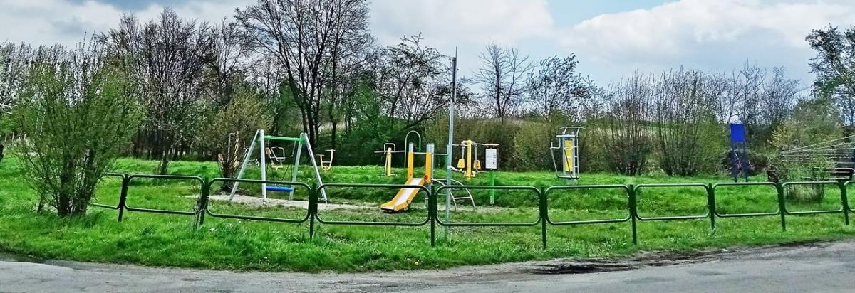 Dzieci wreszcie będą bezpieczne. Barierki przy siłowni na Chrobrego