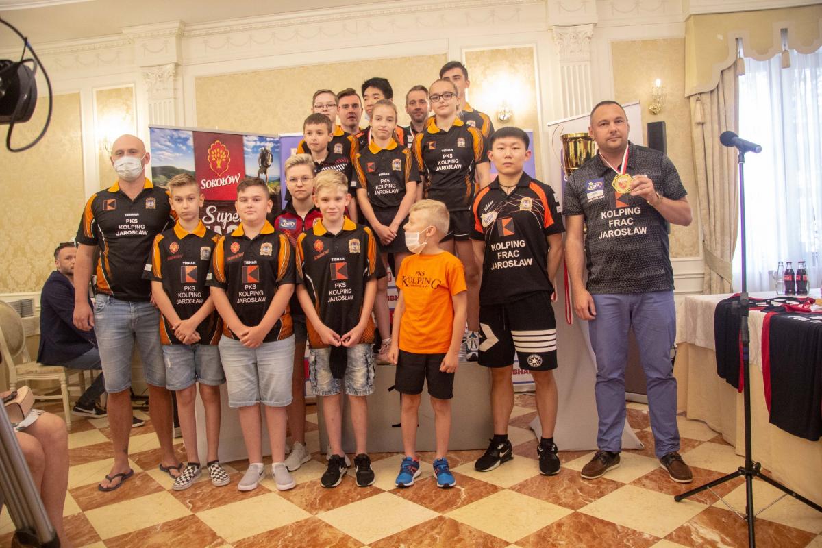 Tenis stołowy dostał po kieszeni