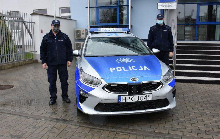 Pod maską ma 150 „koni”. Policjanci z Pruchnika mają nowy radiowóz