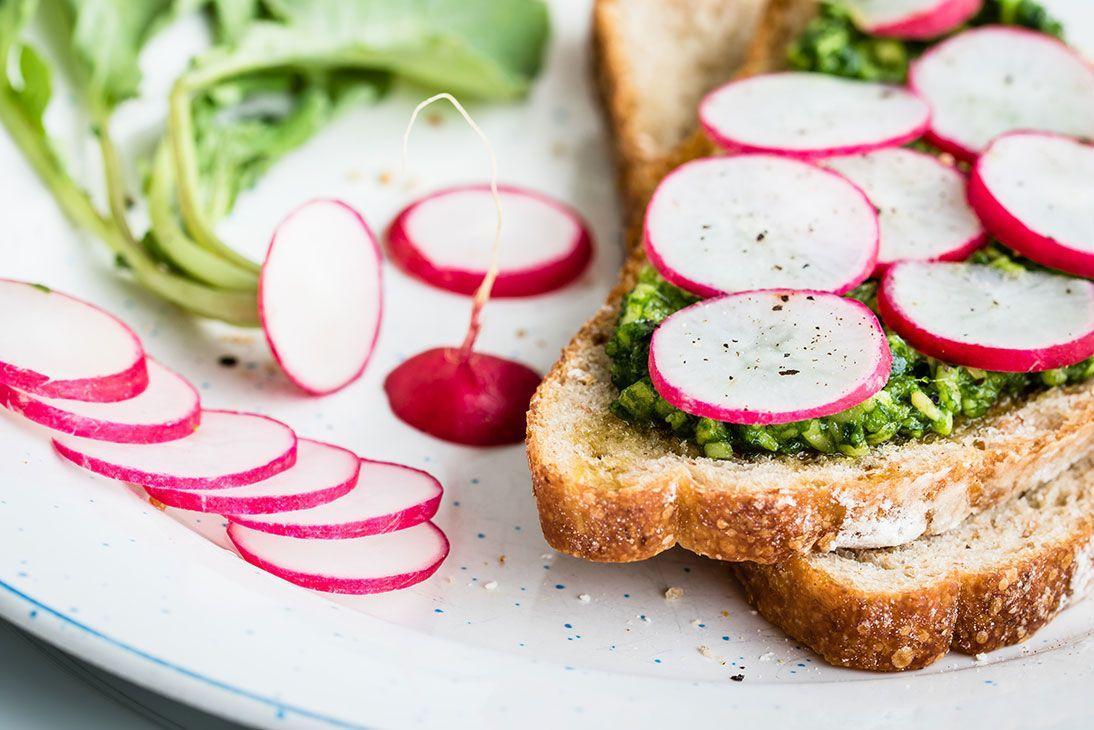 Pesto z liści rzodkiewki