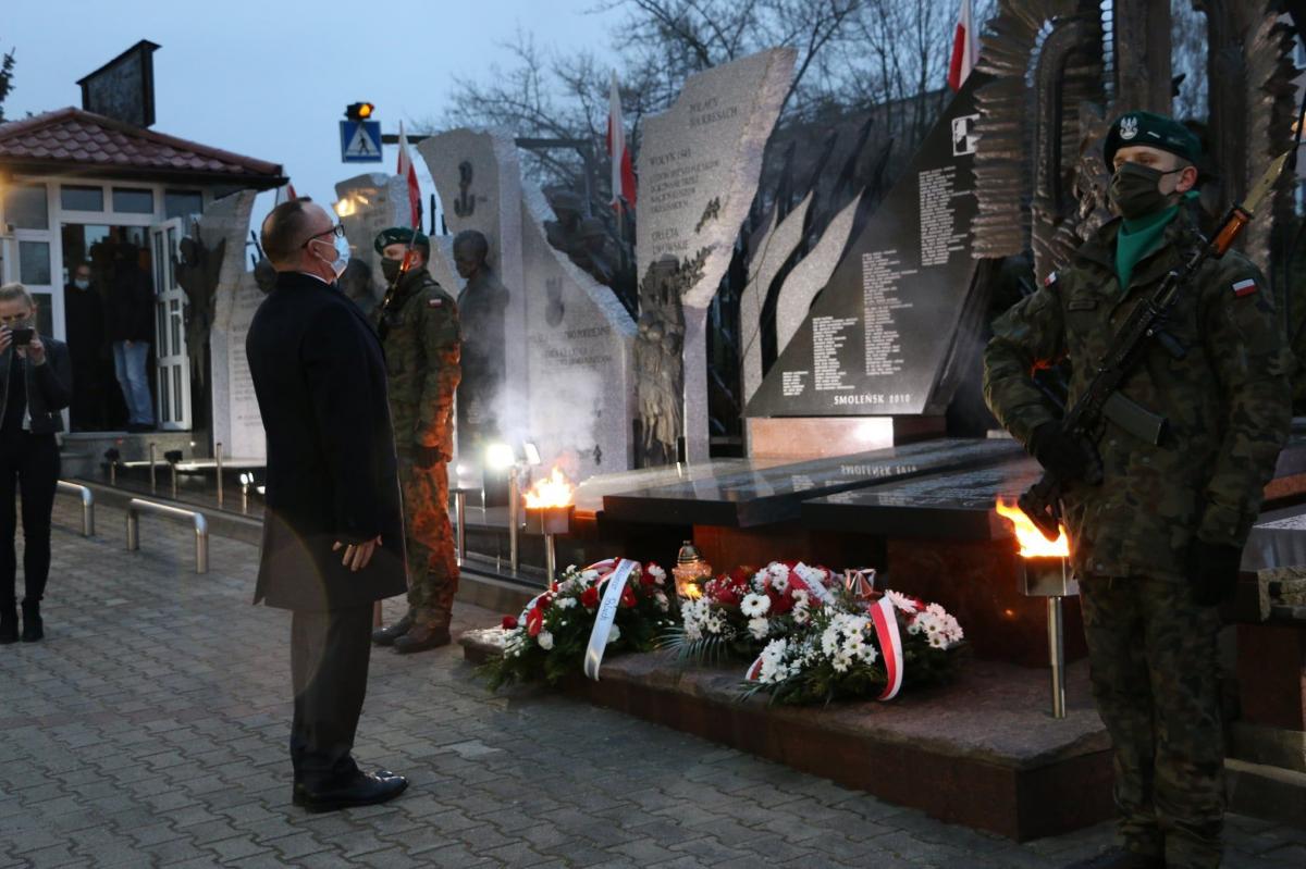 Hołd ofiarom Smoleńska i Katynia