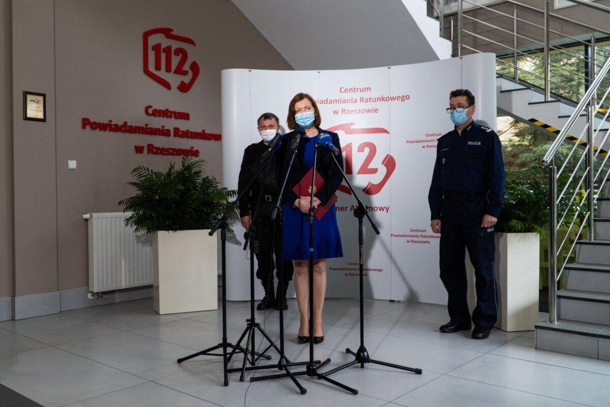 998 do Centrum Powiadamiania Ratunkowego. Widząc pożar, dzwoń pod 112!