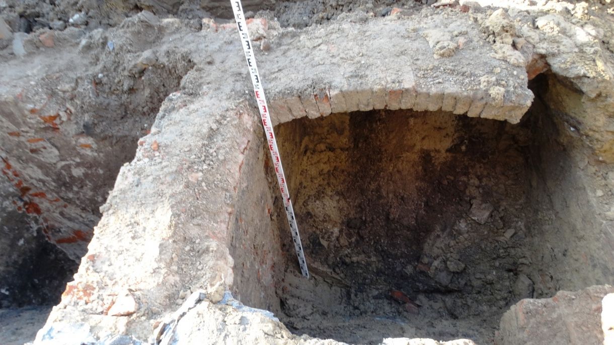 Nie tylko pochówek wampiryczny – trwa passa ciekawych odkryć archeologicznych w Jarosławiu