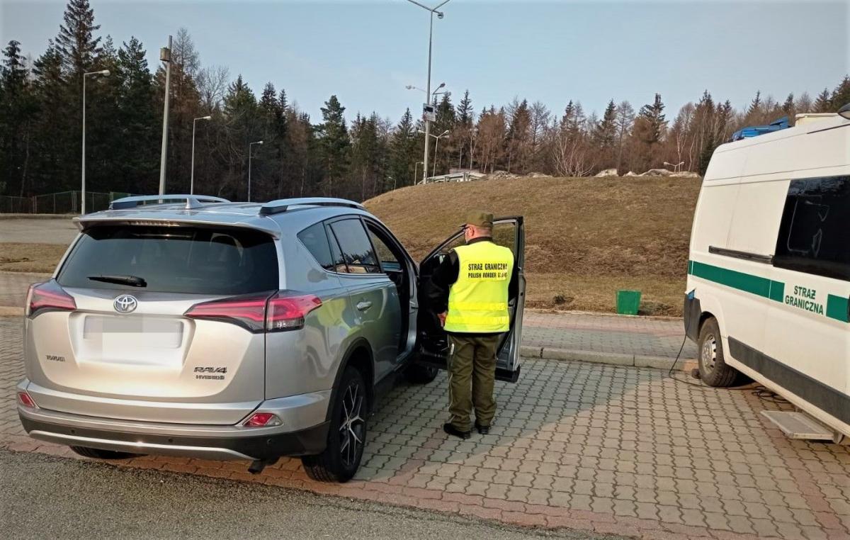 Warta 100 tys. zł toyota zatrzymana przy granicy. Skradziono ją kilka godzin wcześniej