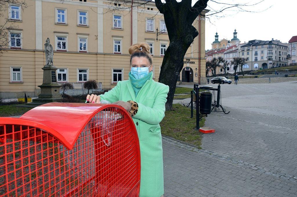 Na przemyskim Rynku stanęło serce na nakrętki [ZDJĘCIA]